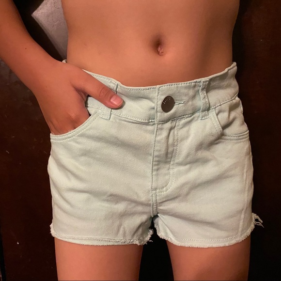 H&M mint shorts - Picture 2 of 4